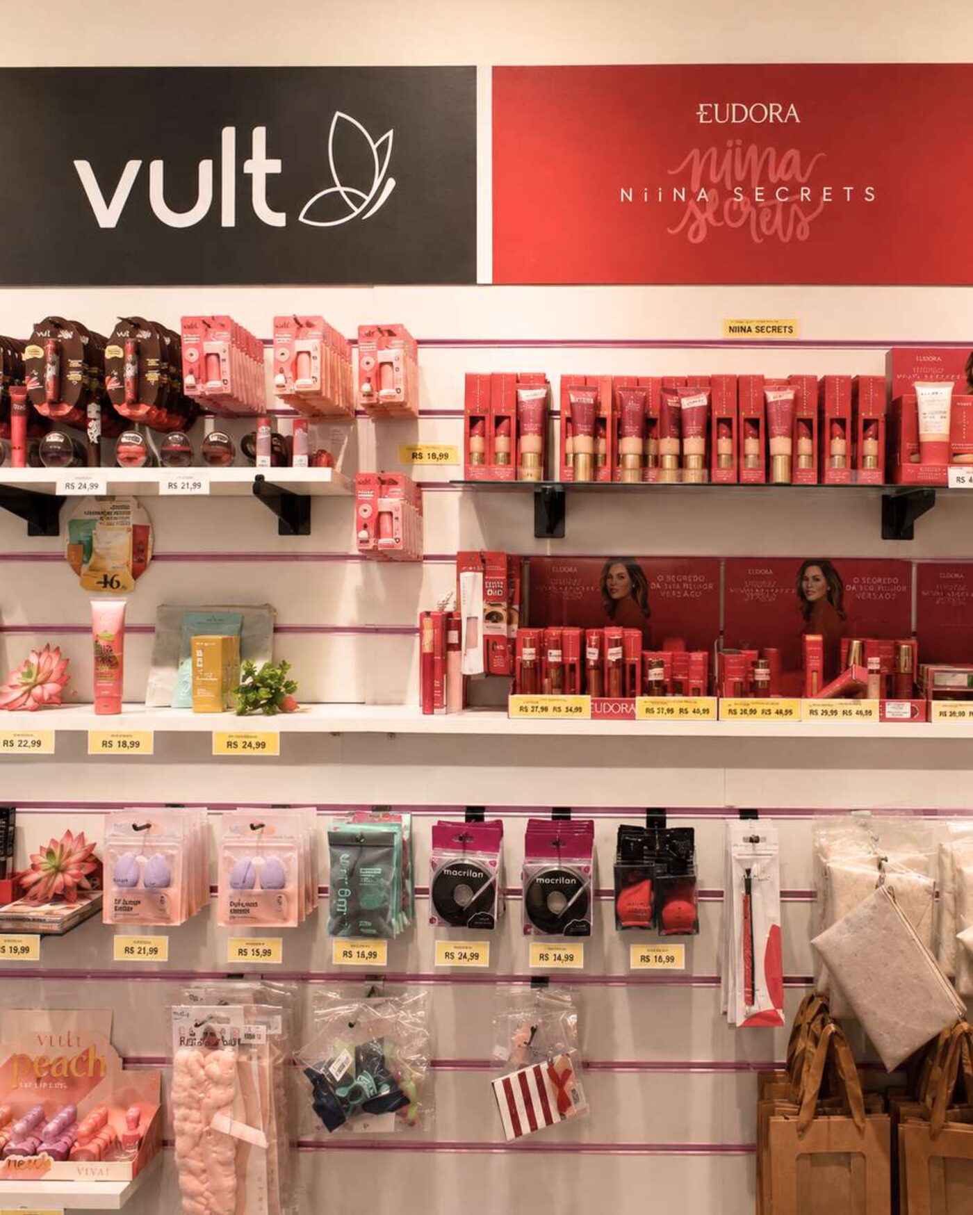 Estoque de sutiãs no atacado da Capital da Lingerie em Campinas-SP — foto 27