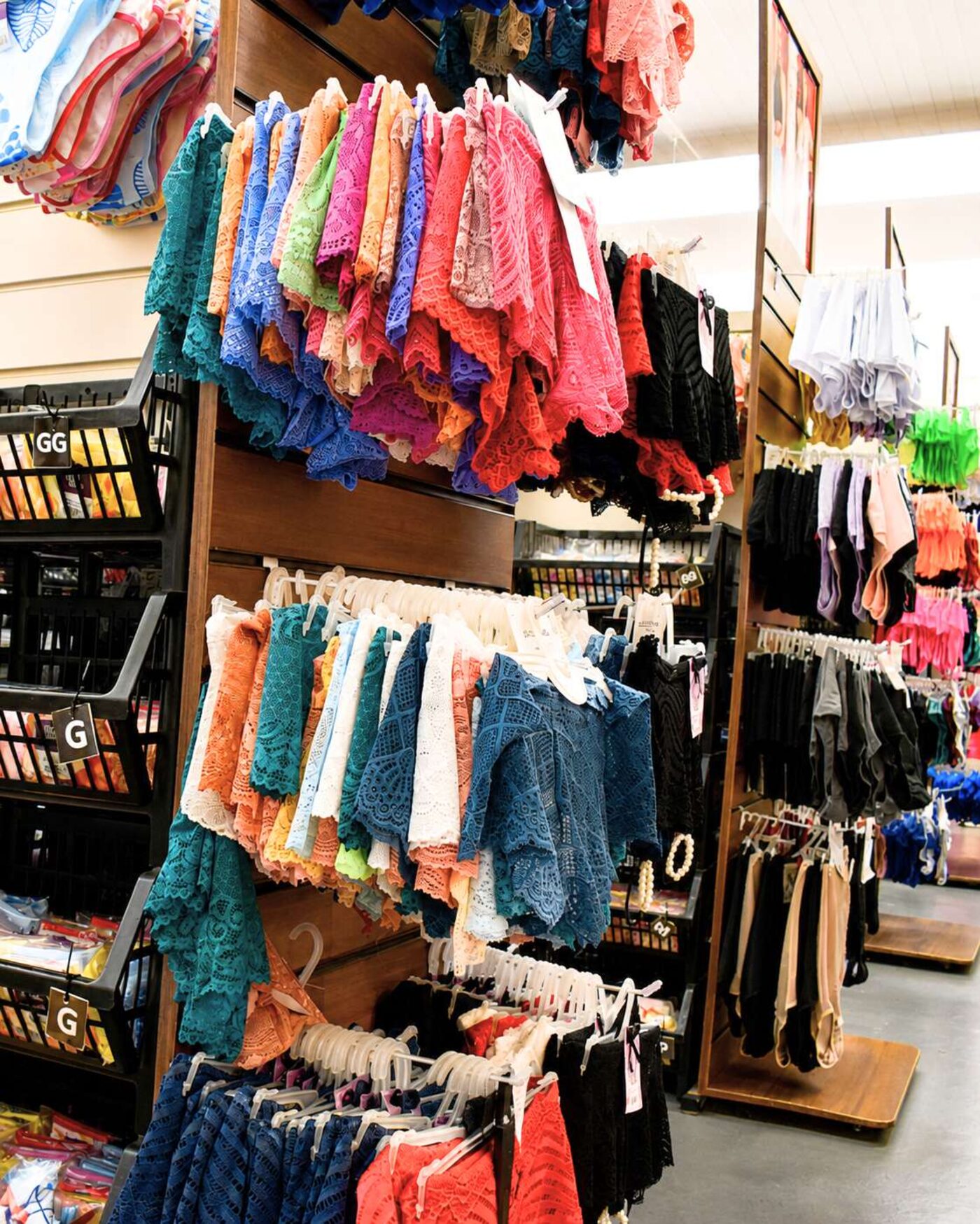 Estoque de sutiãs no atacado da Capital da Lingerie em Campinas-SP — foto 6