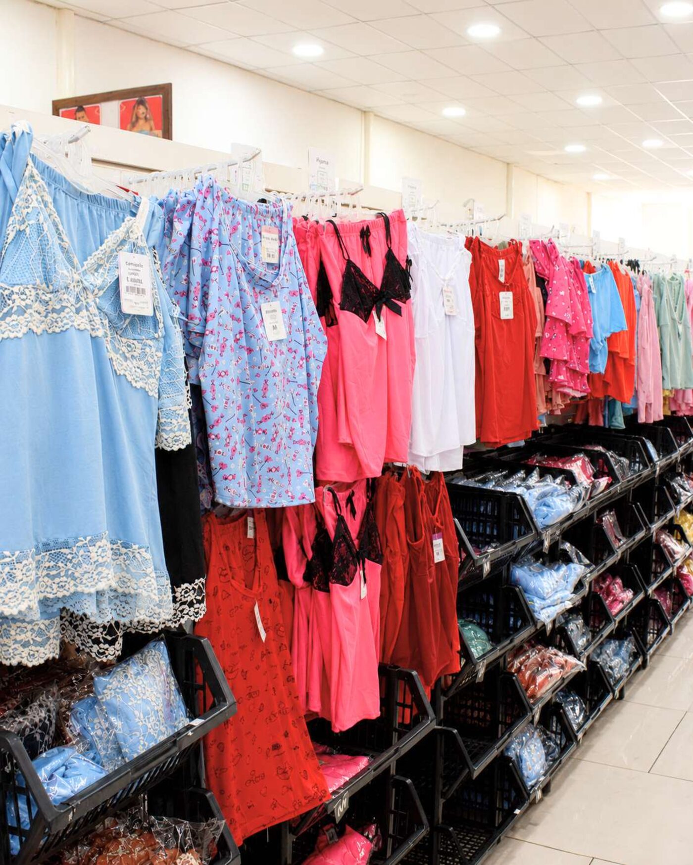 Estoque de sutiãs no atacado da Capital da Lingerie em Campinas-SP — foto 17