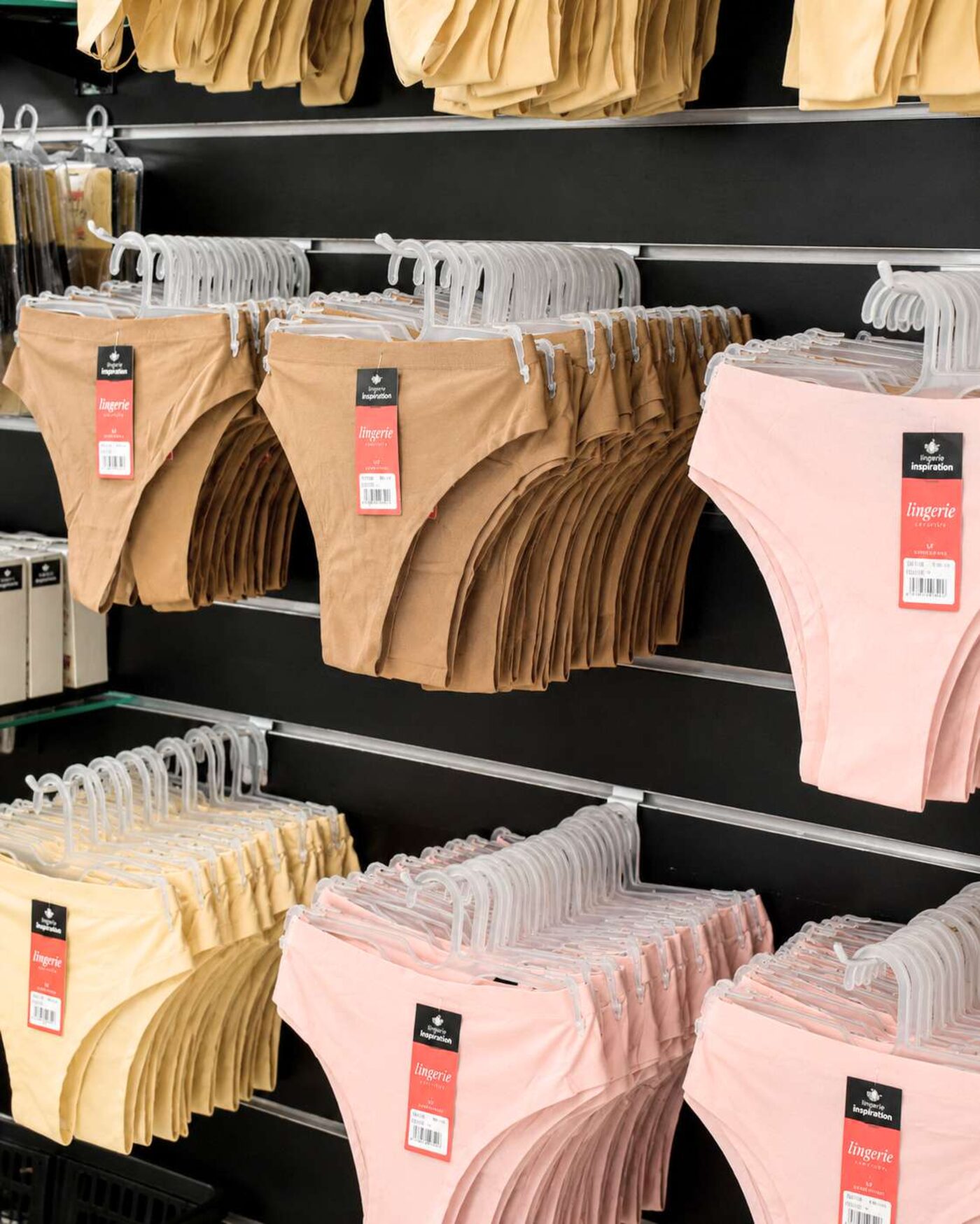 Estoque de sutiãs no atacado da Capital da Lingerie em Campinas-SP — foto 24