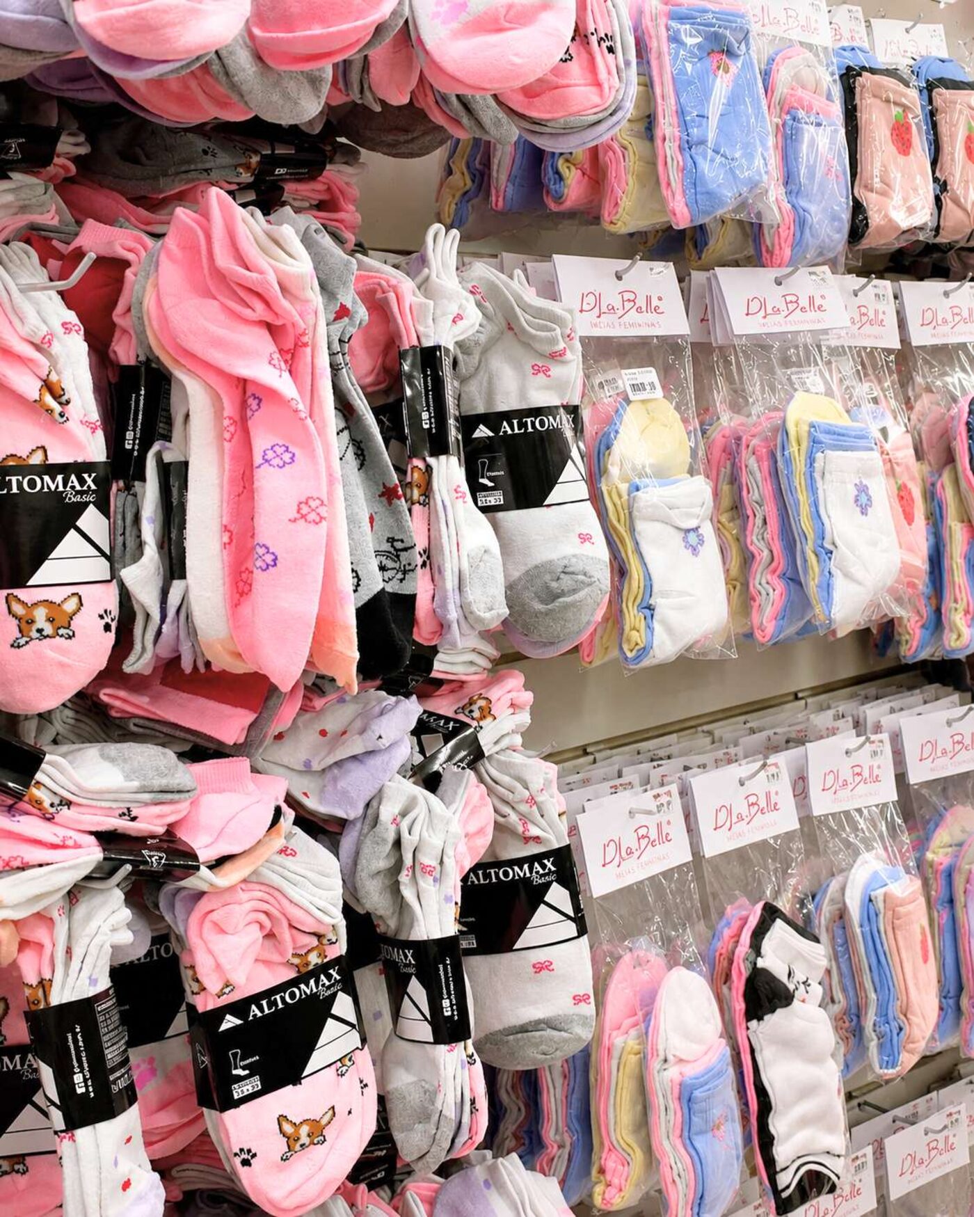 Estoque de sutiãs no atacado da Capital da Lingerie em Campinas-SP — foto 19