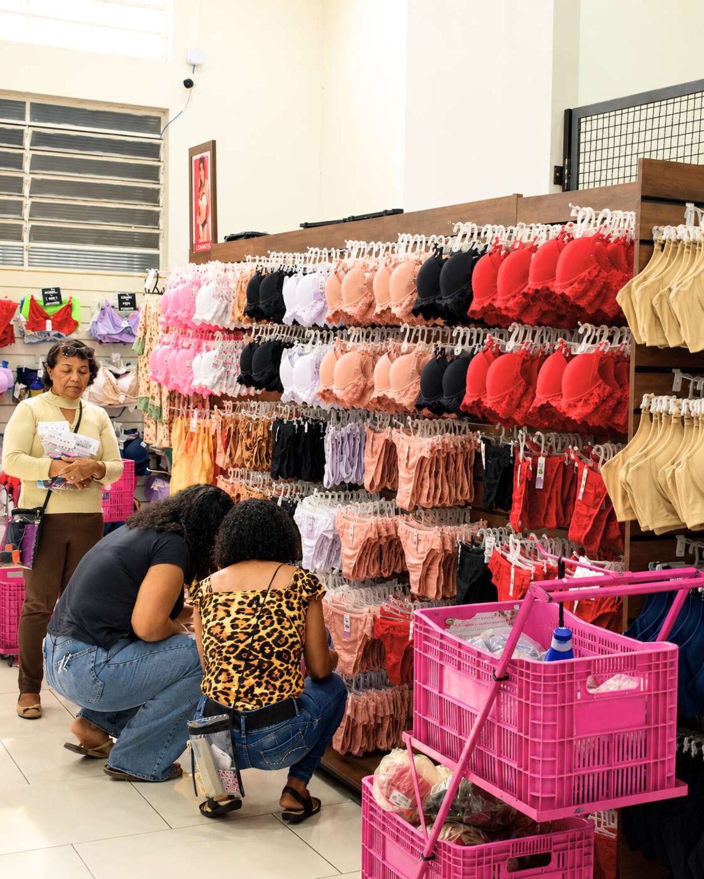 Estoque de sutiãs no atacado da Capital da Lingerie em Campinas-SP — foto 14